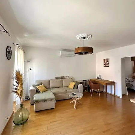 Apartment T2 Hyper Centre - 13 Rue Cardinal Fesch