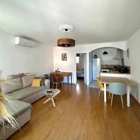 Apartment T2 Hyper Centre - 13 Rue Cardinal Fesch *